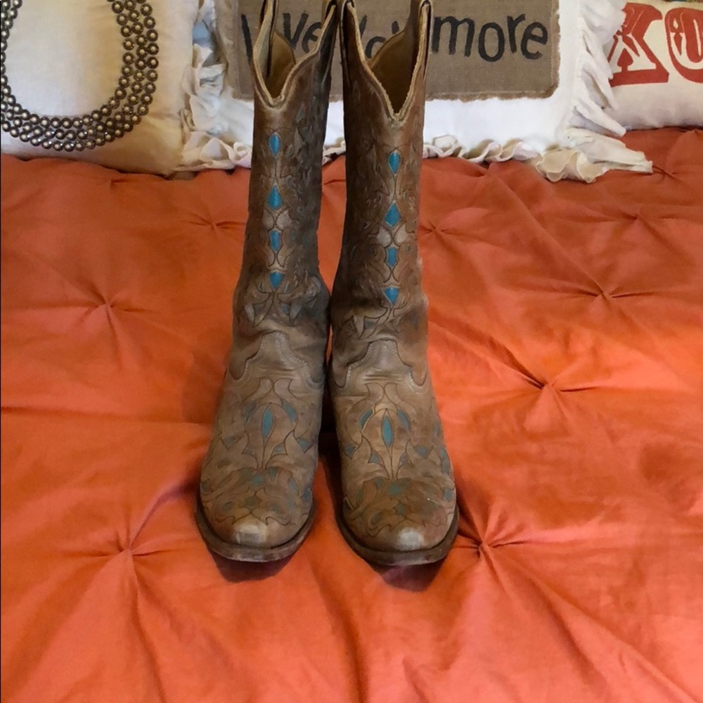 Corral boots